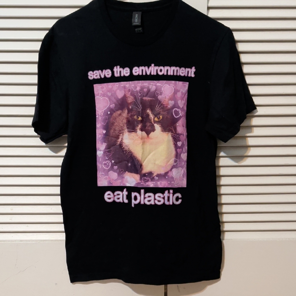 Gildan Black Cat Environmental Graphic Tee